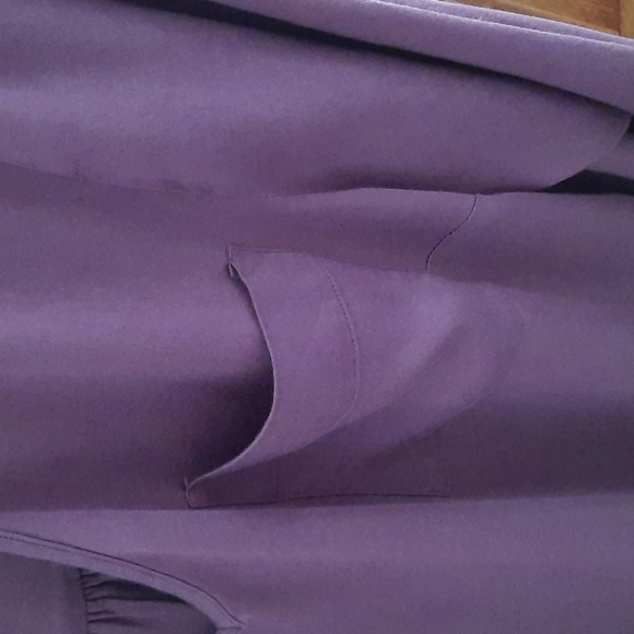 LIKE NEW.  Lisa Rinna Blouse - Picture 3 of 4